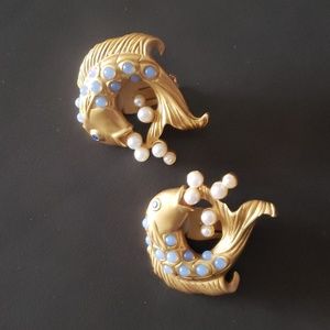 Vintage Matte Goldplated 90s Clip-on earrings "Shimmering Sea Koi" Avon